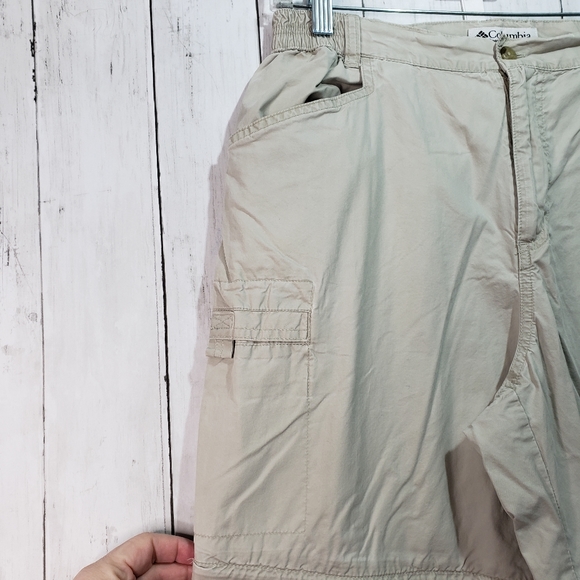 Columbia Women's Convertible Pants Khaki Size 12. - Picture 4 of 8